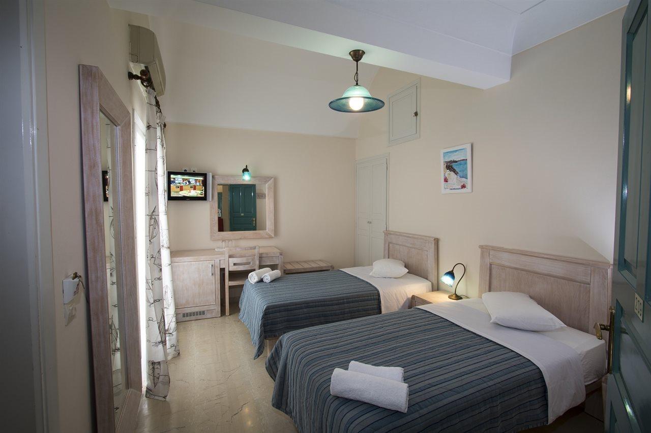 Hotel Andreas Kamári エクステリア 写真