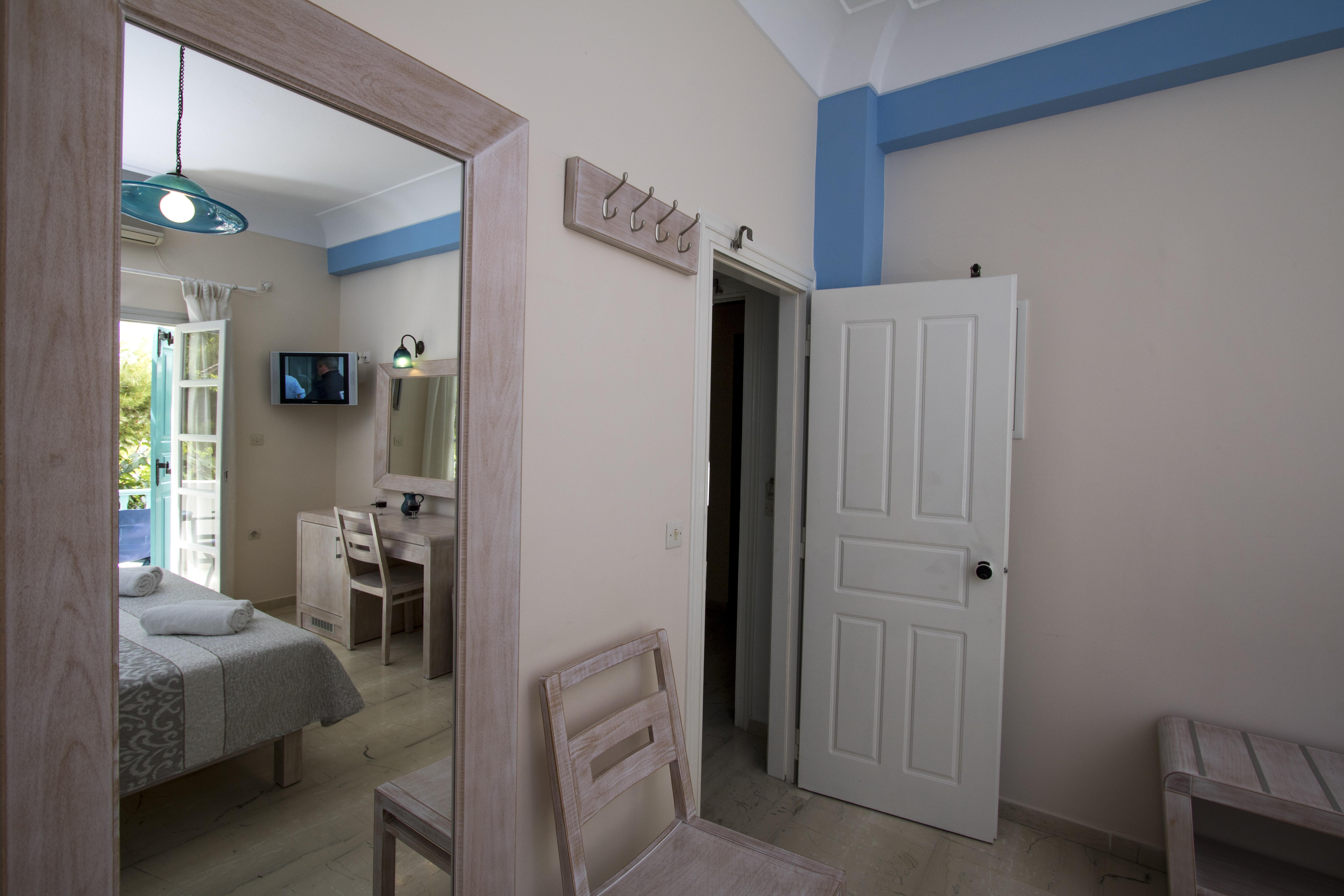 Hotel Andreas Kamári エクステリア 写真