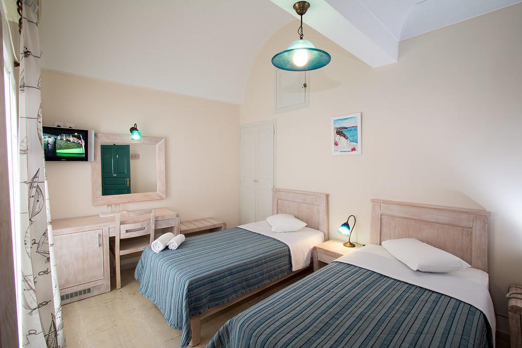 Hotel Andreas Kamári エクステリア 写真